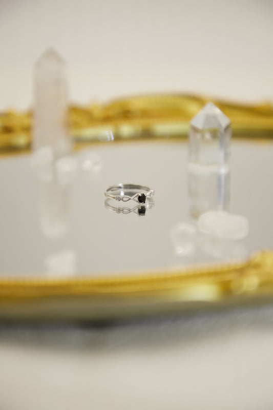 R020- 黑尖晶S925開口戒指