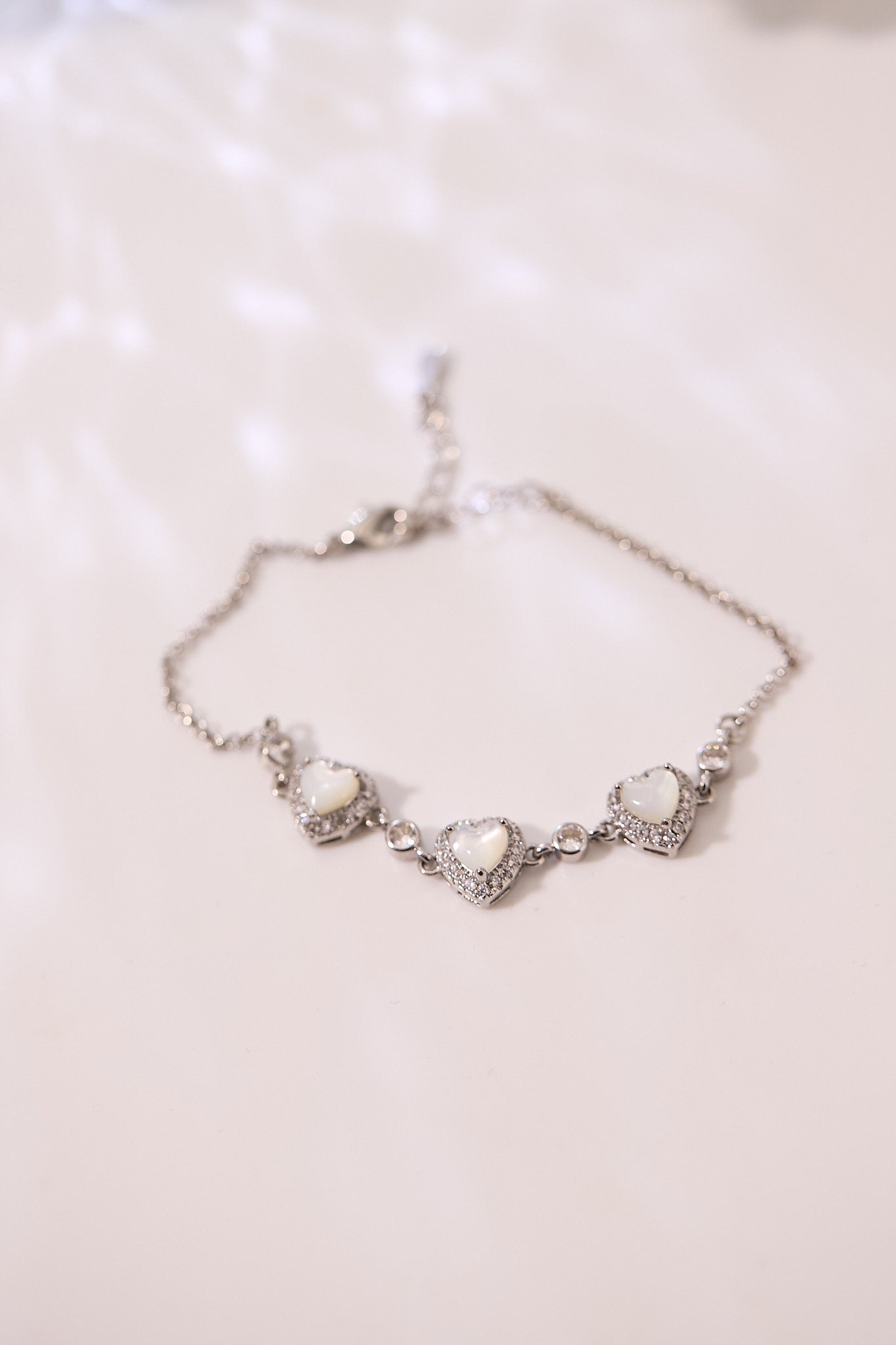 C052-白貝母心形手鏈