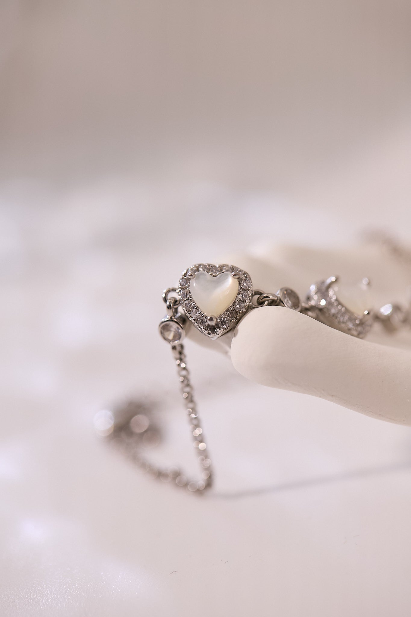 C052-白貝母心形手鏈