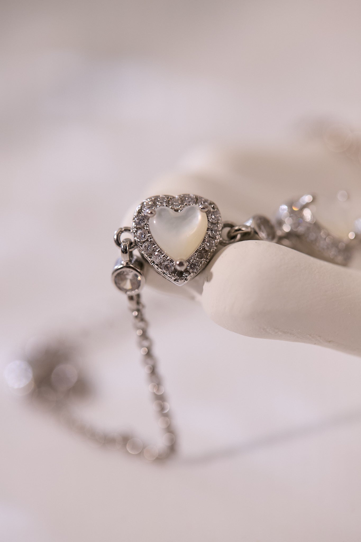 C052-白貝母心形手鏈