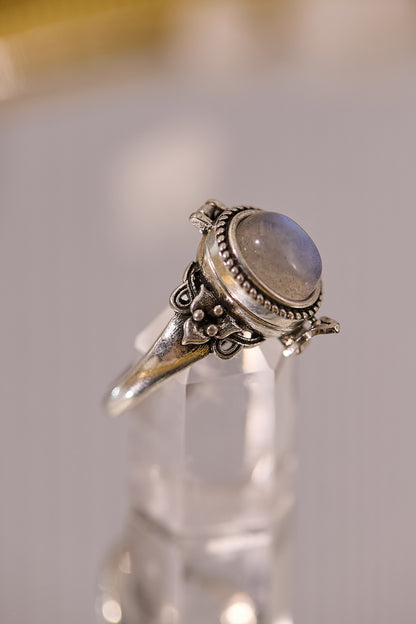 R071-灰月光大蛋面盒子戒指