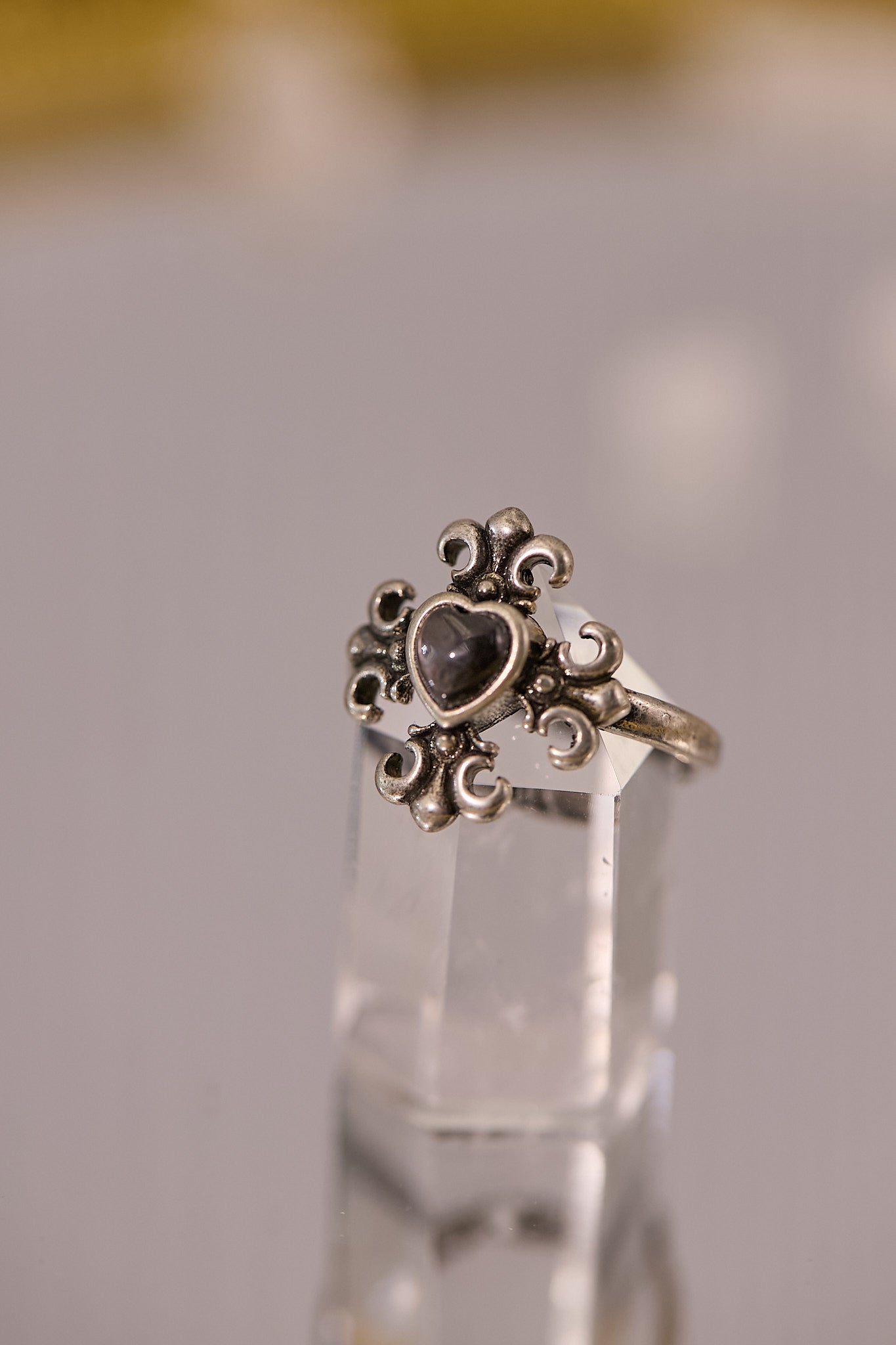 R087-銀曜石心形十字架開口戒指