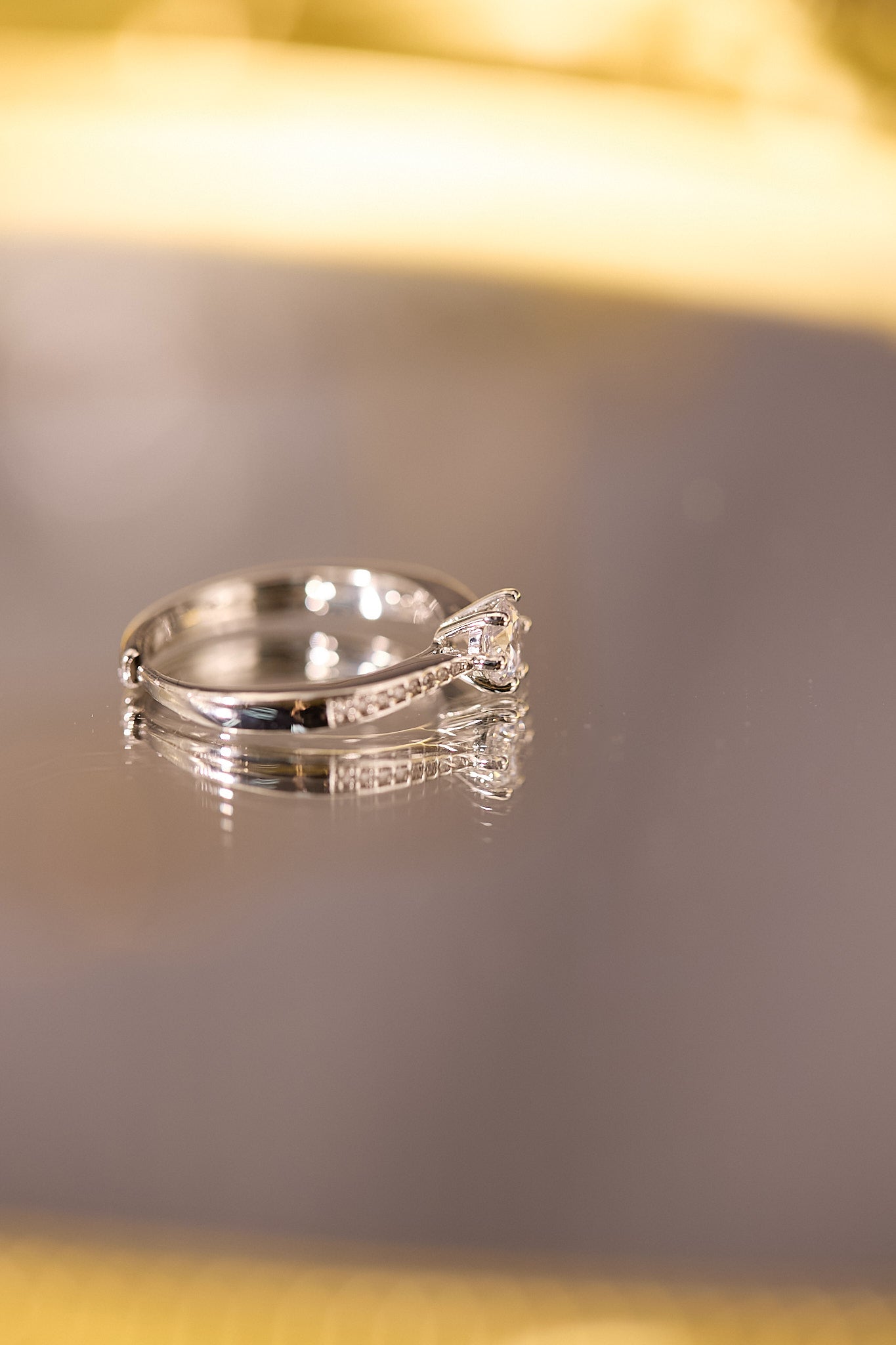 R104-50份六爪莫桑鑽銀鍍鉑金開口戒指