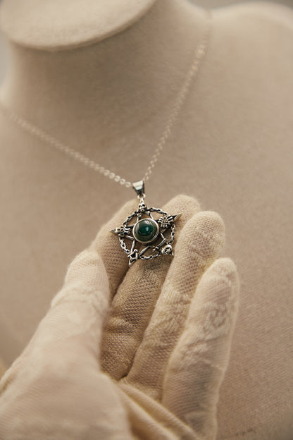 N010-孔雀石五角星吊墜連磁吸款頸鏈