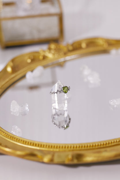 R042-橄欖石心形開口戒指