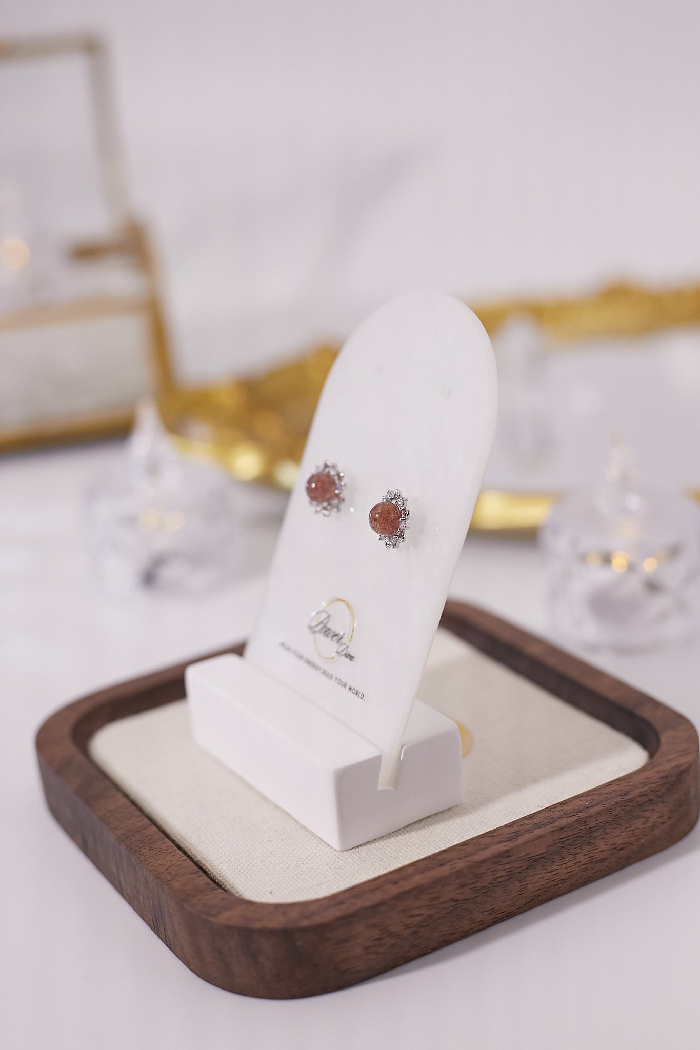 E043-草莓晶花花耳釘（6MM）