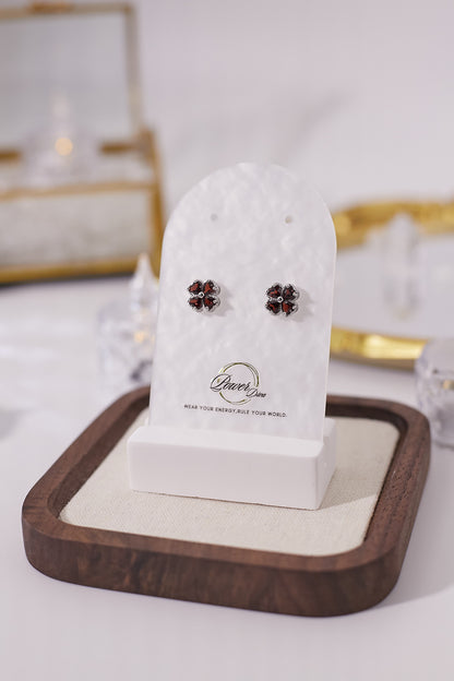 E053-石榴石四葉草形耳釘