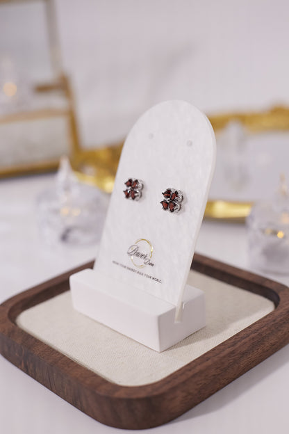 E053-石榴石四葉草形耳釘