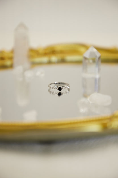 R020- 黑尖晶S925開口戒指