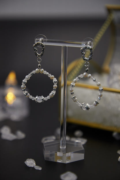 E001-藍月亮．淡水珍珠圈圈耳環